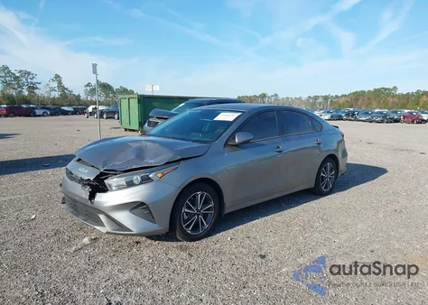 2022 Kia Forte Lxs z USA, uszkodzony, nr VIN 3KPF24AD4NE472231